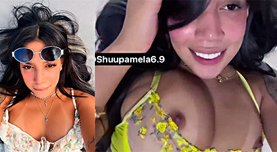Shuupamela Exhibiendo Su Enormes Pechos Y Con Muchas Ganas