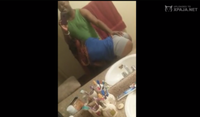 Negrita Se Graba Con Un Negro XL En El baño