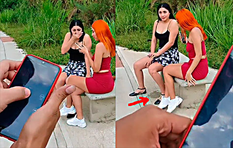 Controlando El Coño De Martina Smith Delante De Su Novia
