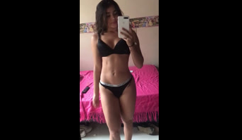 Así Despertó La Bebe Colombiana, Muy Caliente Y Sexy