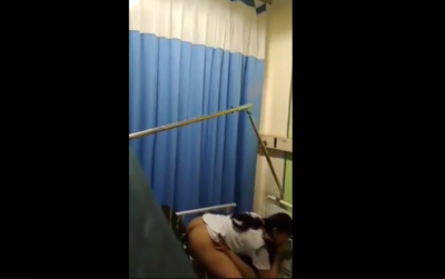 El Doctor Y La Enferma Son Grabado Follando En El hospital
