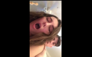 Parece Que Es Su Primer Anal Y Le Gusta Bastante