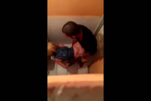 Capturado Sin Darse Cuenta En Un Baño Publico